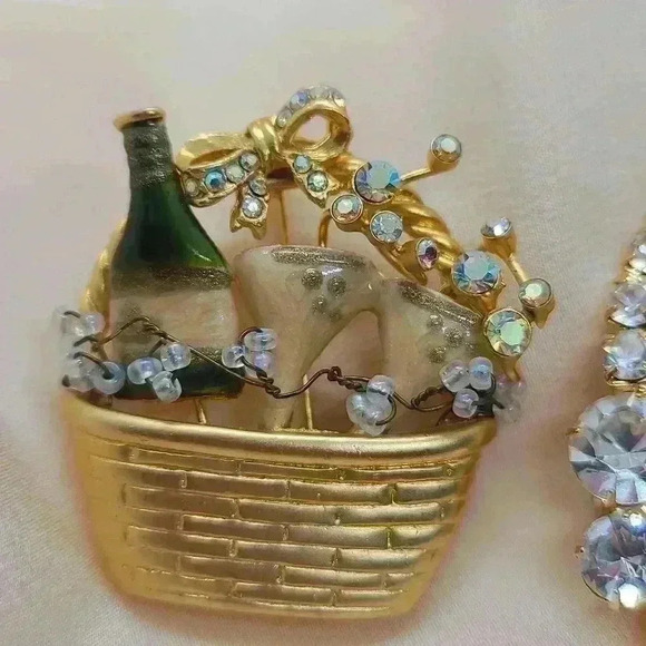 Vintage Gold-toned rhinestones aurora brooches pin (pendant)bundle - Picture 6 of 14